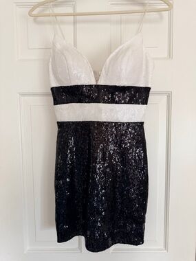 Sherri Hill Black & White Sequin Mini Dress Size 2 NWOT Cocktail Party Glam